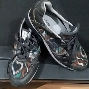 NWOT. Gray,multi color sneaker.  6.5